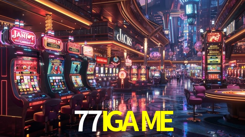 Una escena digital vívida inspirada en casino con 77IGAME mostrado prominentemente, luces brillantes, fichas, cartas y acentos dorados.